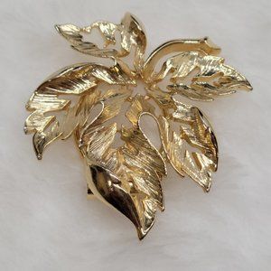 gold tone leaf scarf clip